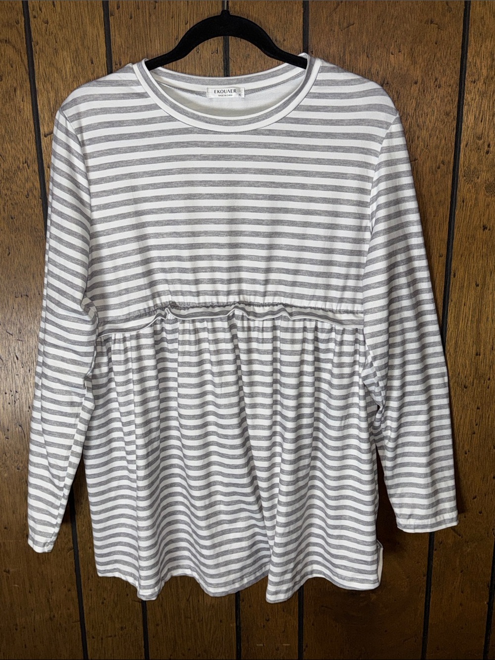Ekouaer Maternity Long Sleeve Striped Peplum Tee in Gray and White